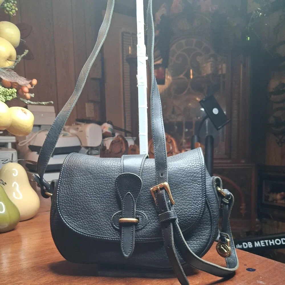 Vintage Dooney And Bourke Black Women’s Handbag AWL Crossbody Very Rare Find